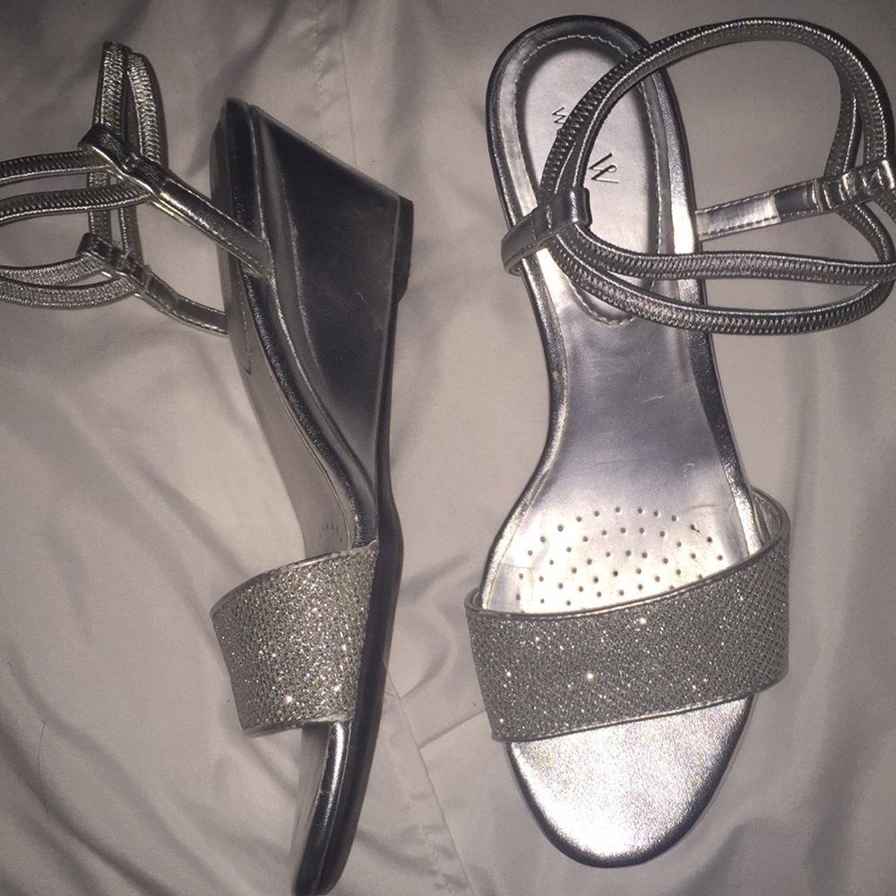 Silver wedges